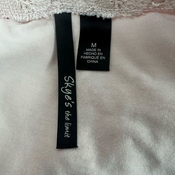 Skye's The Limit Women's Size M Allover Crocheted Lace Tee Beige Cream Coquette - Picture 5 of 8